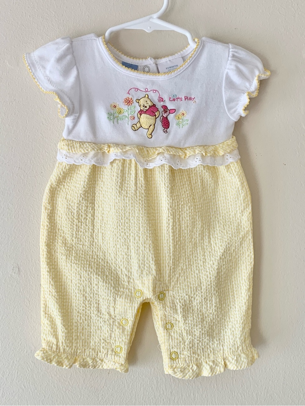 Disney Winnie the Pooh Bear & Piglet Embroidered Seersucker Romper Outfit 0-3M